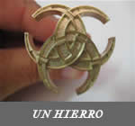 UN HIERRO EN UNAS ENCUADERNACIONES REALES RENACENTISTAS